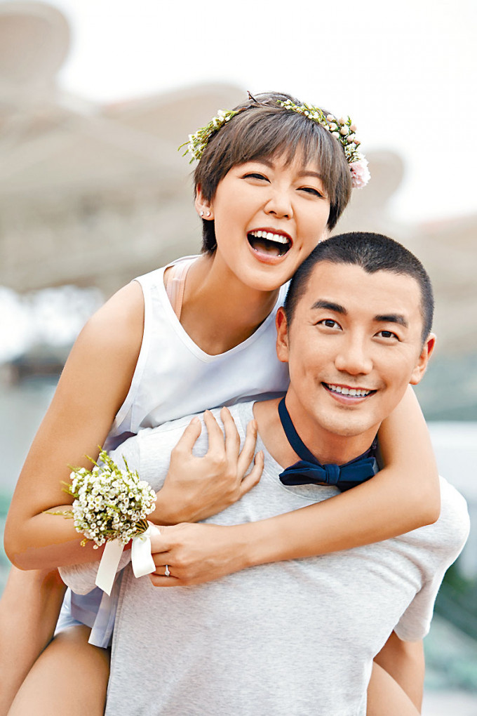 梁诺妍提议与洪永城对调结婚礼服。