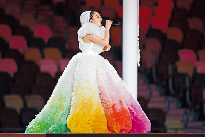 MISIA昨晚於东奥开幕中，身穿彩虹裙献唱日本国歌。